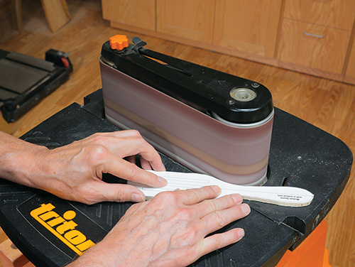 Shaping spurtle template curves with sander