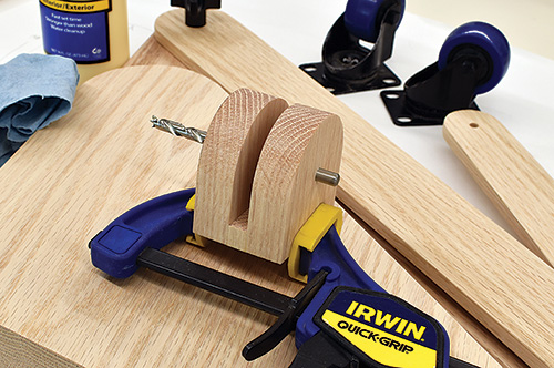 Gluing task light joint and using bit for pivot hole