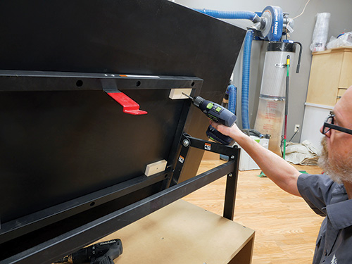 Securing clamping tabletop to Material Mate cart