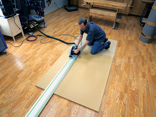 Cutting panel with a track saw